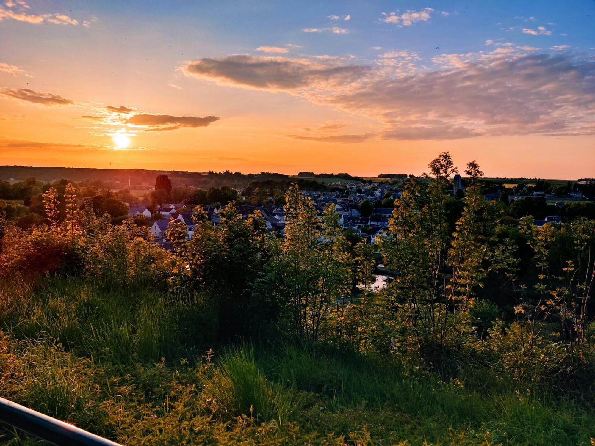 Halte Douillette Au Coeur De La Ville Châteaudun Exterior foto